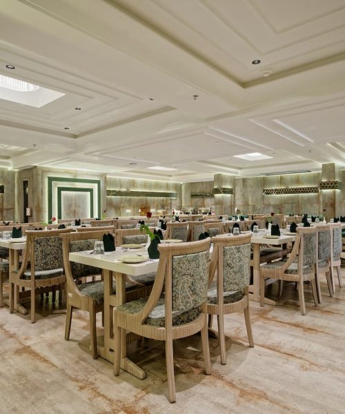 Hotel Golden Plaza-Restaurant-4