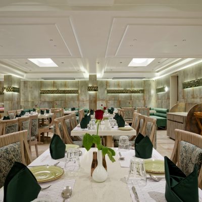Hotel Golden Plaza-Restaurant-6