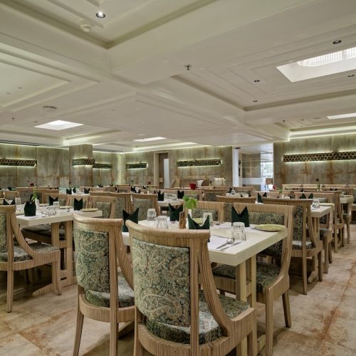 Hotel Golden Plaza-Restaurant-7